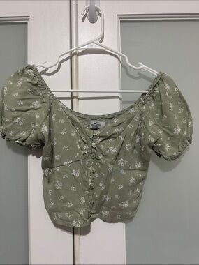 Hollister Sage Green Floral Puff Sleeve Crop Top